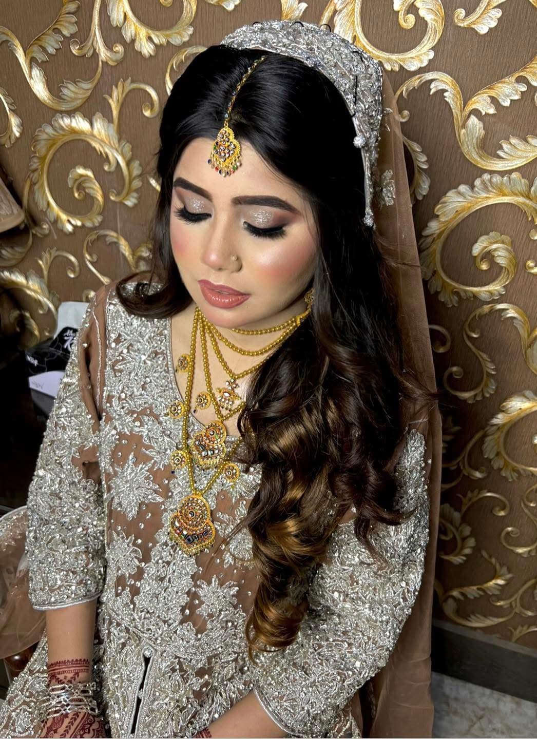 Qiraat Shah-Makeup Artist — photo 1